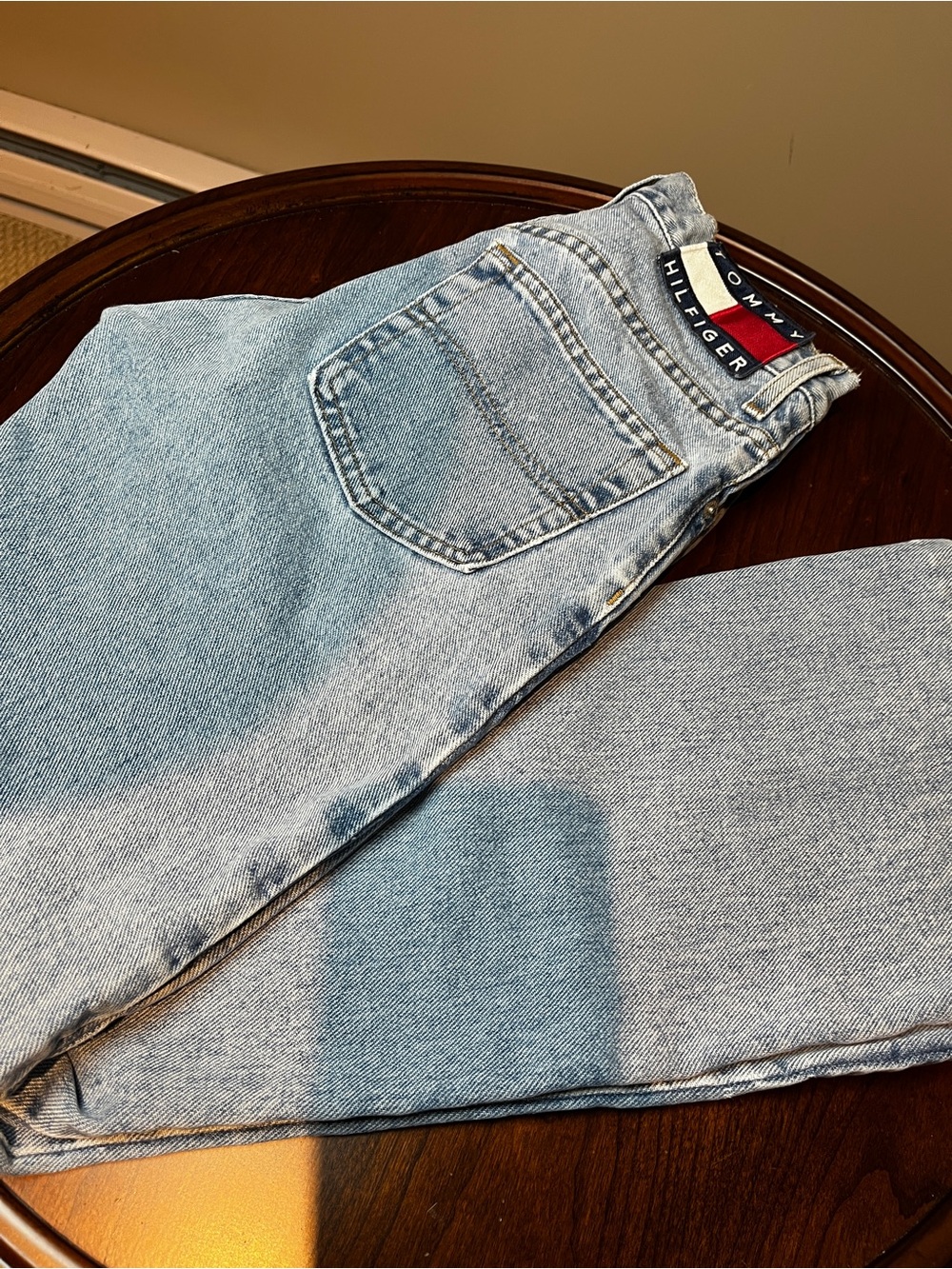 Vintage Tommy Hilfiger Jeans 26 Light Wash Straight Leg Denim Y2K 90s